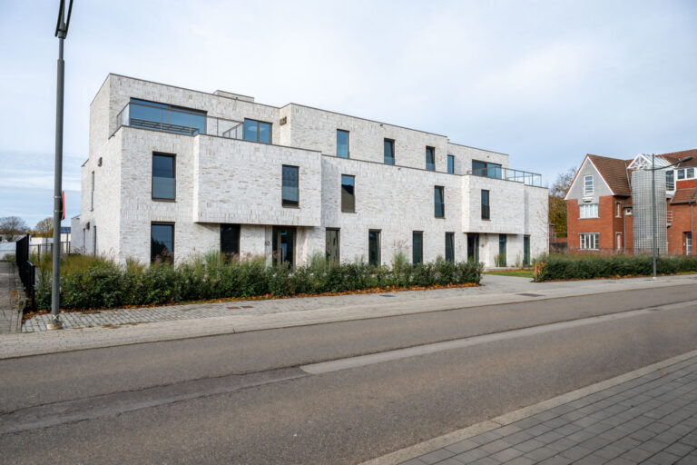 BELISA_BILZEN_ERENS_KRAK-01