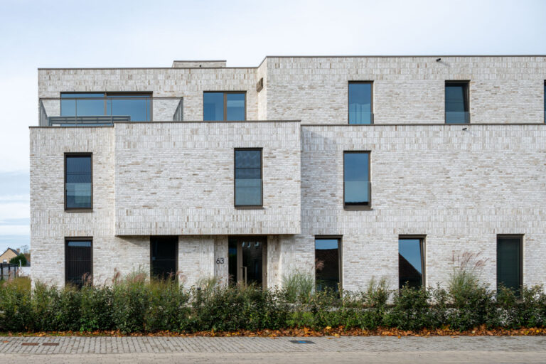 BELISA_BILZEN_ERENS_KRAK-02